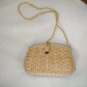 Nostalgic straw purse